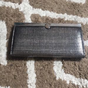 Metallic clutch
